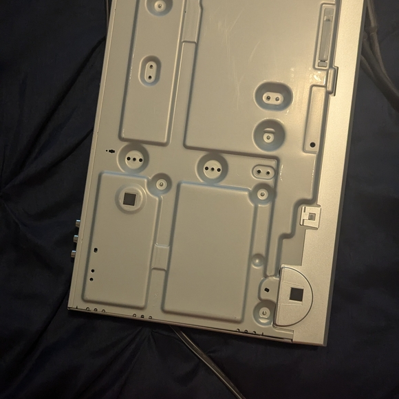 Cream Electronics Device - Picture 3 of 8